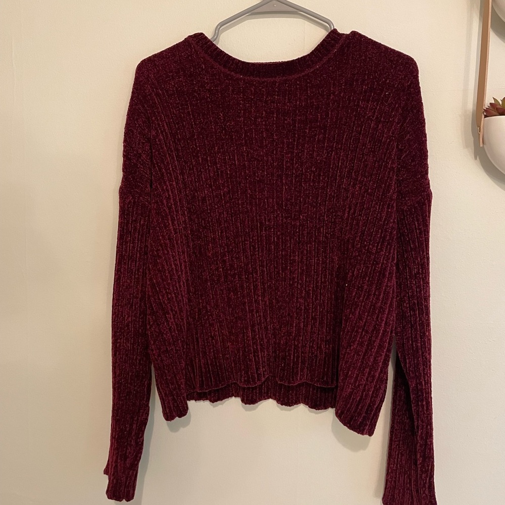 Forever 21 Fuzzy Sweater Size S